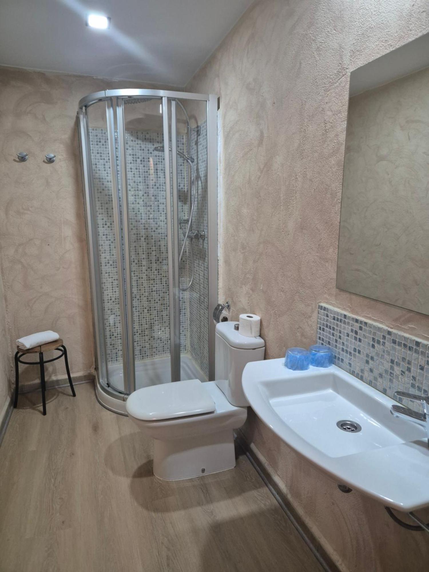 Hostal Bavieca เมดีนาเชลี ภายนอก รูปภาพ