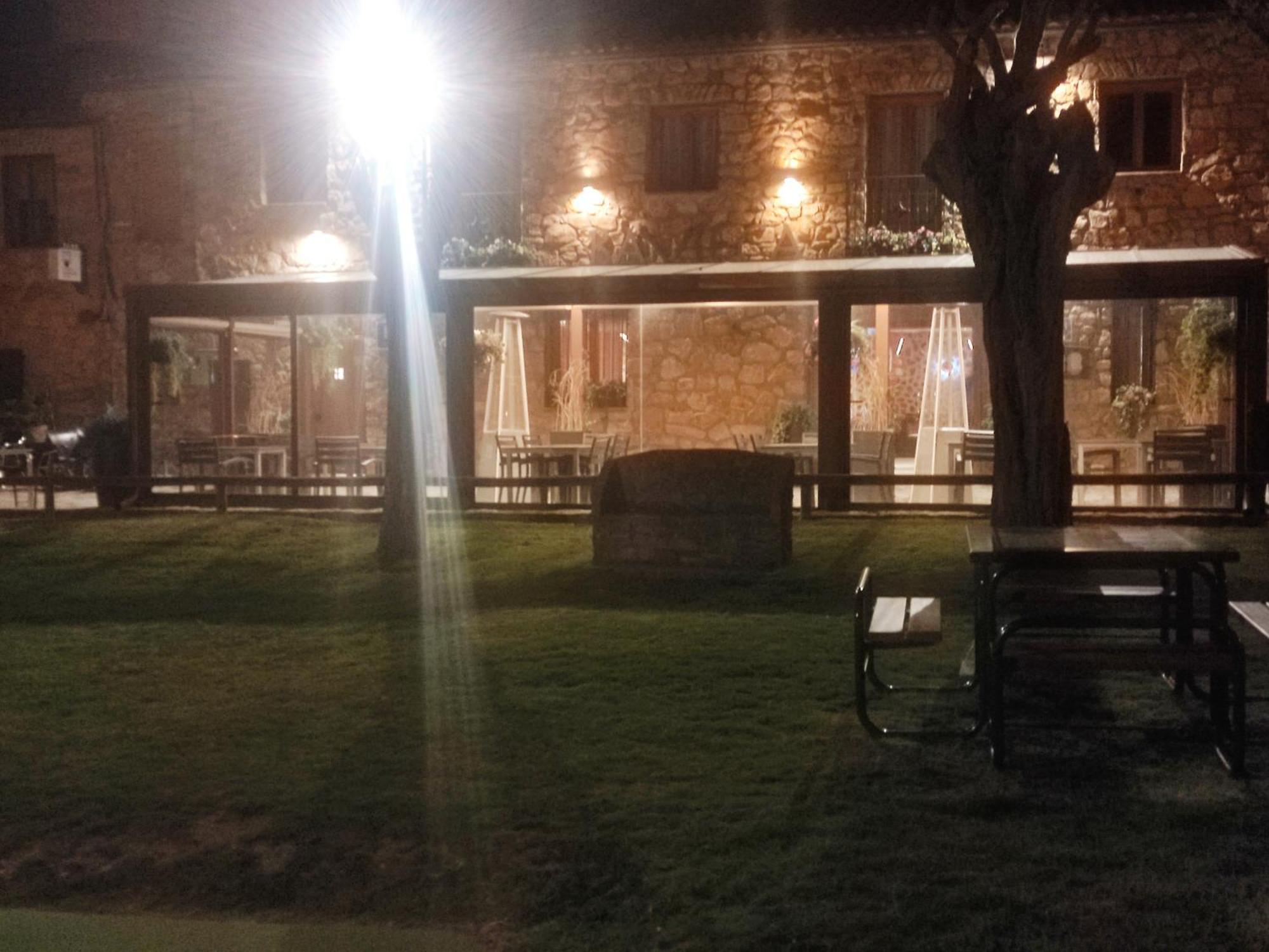 Hostal Bavieca เมดีนาเชลี ภายนอก รูปภาพ