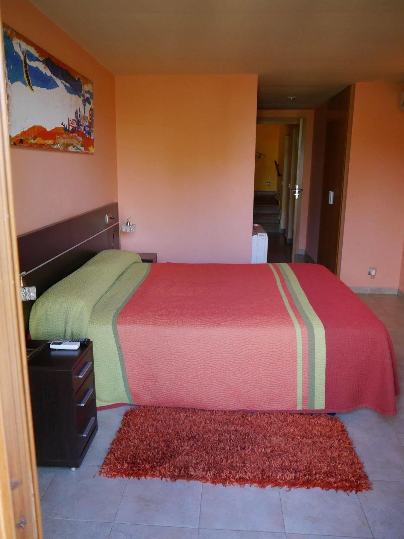 Hostal Bavieca เมดีนาเชลี ภายนอก รูปภาพ