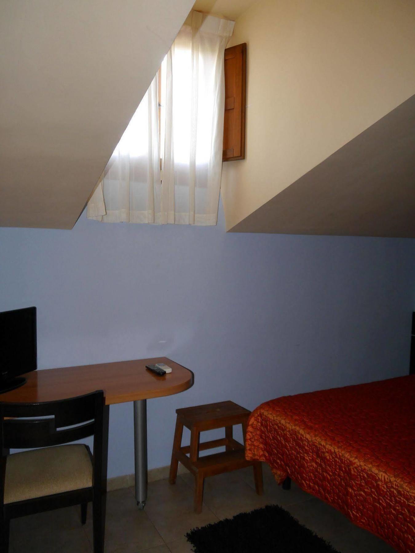 Hostal Bavieca เมดีนาเชลี ภายนอก รูปภาพ